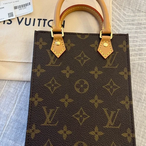 Louis Vuitton Petit Sac Plat bag - Picture 5 of 11